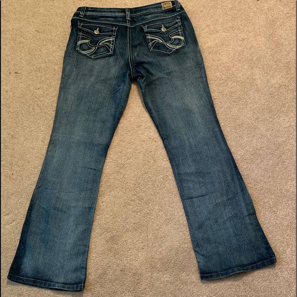 L.E.I. Jeans - Picture 3 of 3